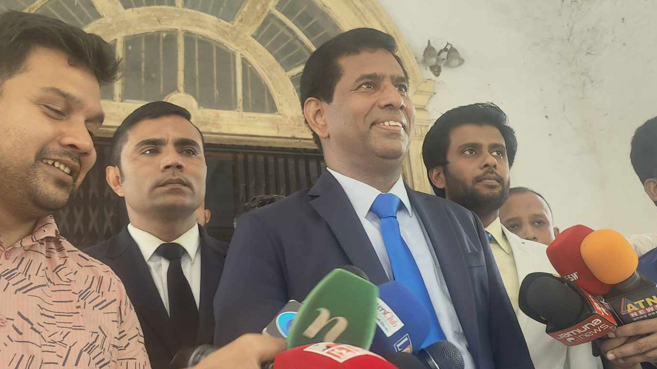 ট্রাইব্যুনালে বিদেশি আইনজীবী আনতে পারবেন আসামিরা